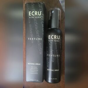 Ecru New York. Texture setting spray. NIB 4 FL. Oz.